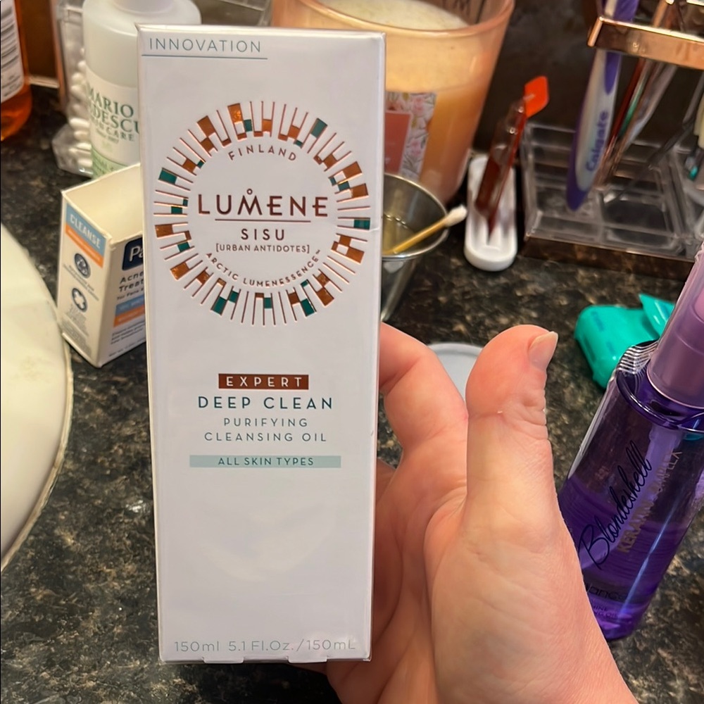 LuMee Sisu Deep Clean Purifying Cleansing Oil - White